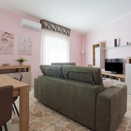 Rena - Garibaldi Station Appartement *